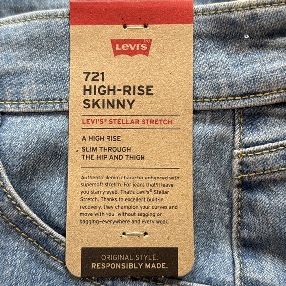 NWT Levi’s Jeans Women's Light Blue Jeans W32 L28 - Picture 5 of 6